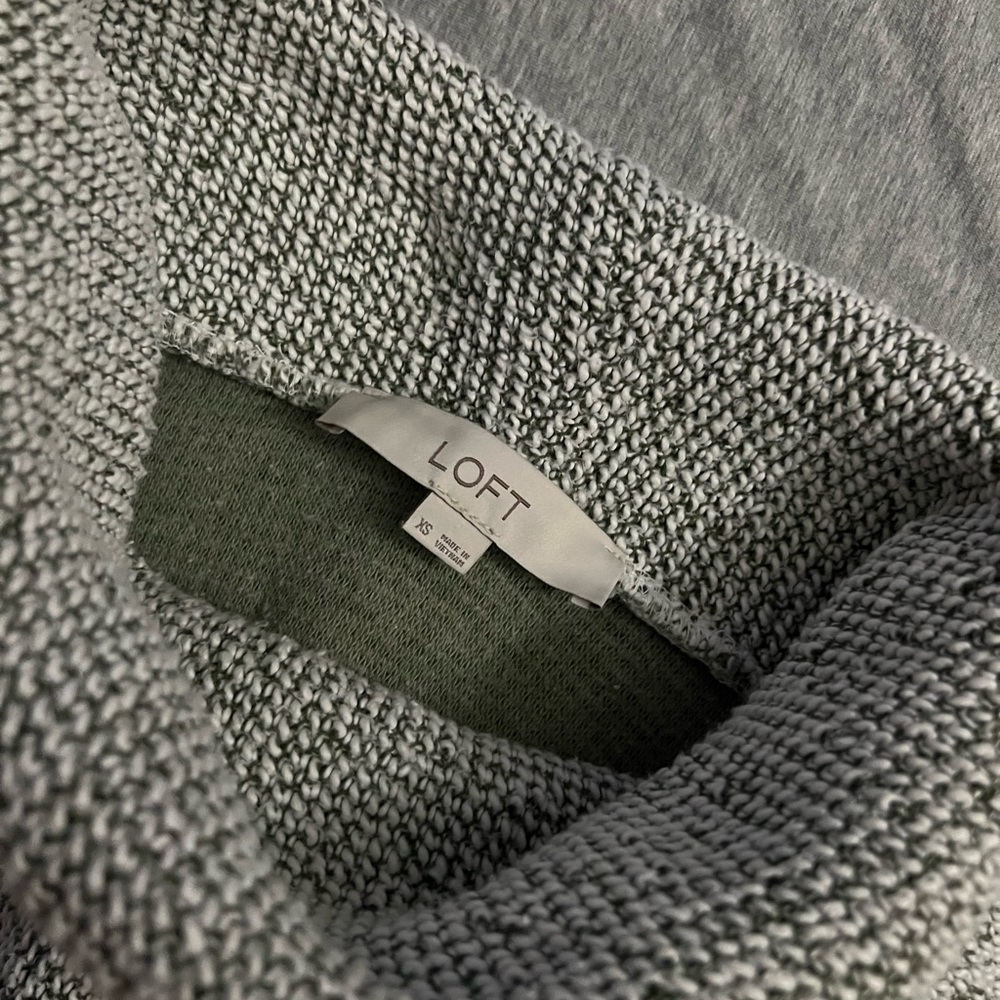 LOFT Sweater - Picture 2 of 3